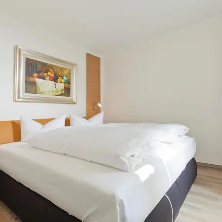 Apartment Lara 1 *