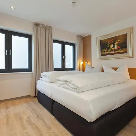 Apartment Lara 1 *