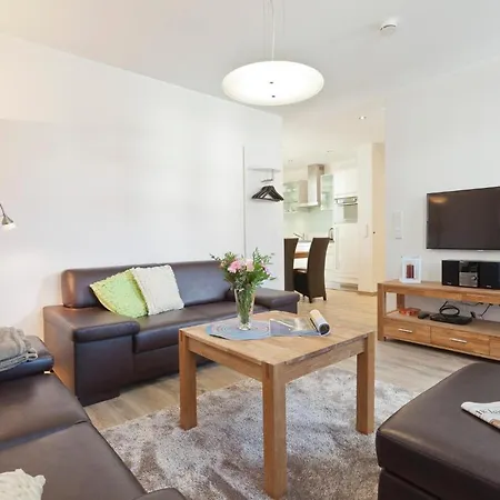 Apartment Lara 1 *